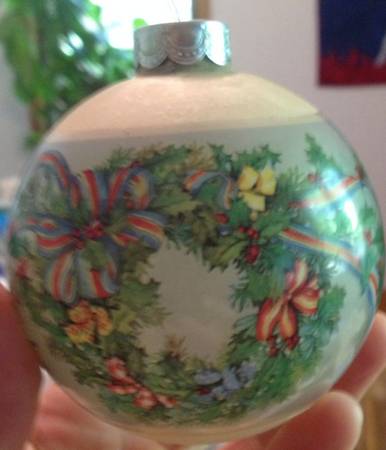 Hallmark 1977 Hallmark Christmas Ornaments Wreath - Boxed