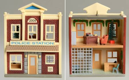 Hallmark Nostalgic Houses & Shops 2009-Korners Police Station - Boxed