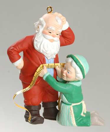 Hallmark Mr & Mrs Claus A Fitting Moment - Boxed