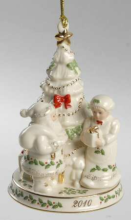 Lenox Holiday Annual Ornaments Decorating Santa's Tree - Boxed