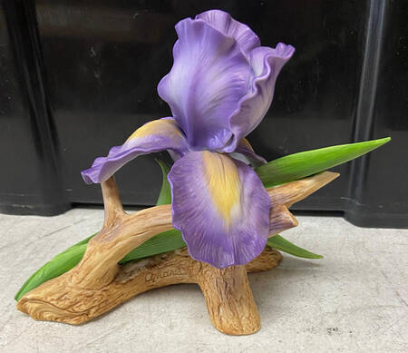 Sadek Sadek Flower Figurines Purple Mere Iris - No Box