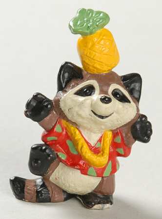 Hallmark Merry Miniatures 1990 Raccoon-Tourist - No Box