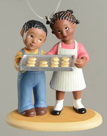 Hallmark 2005 Hallmark Christmas Ornaments Little Helphers-Baking Cookies - Boxed