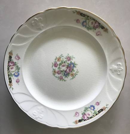 2137 by Crown Potteries