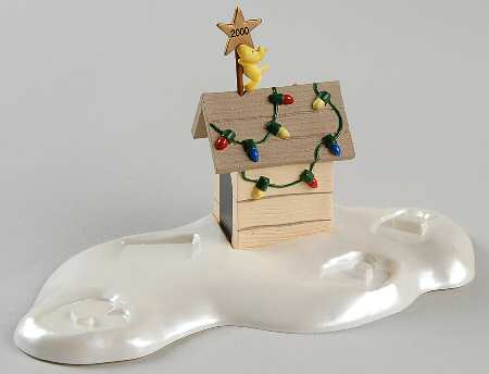 Hallmark A Snoopy Christmas Doghouse & Woodstock - No Box