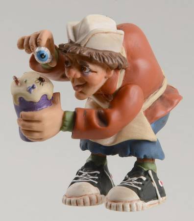 Hallmark Hauntington Collection Scoops Mcgore - Boxed