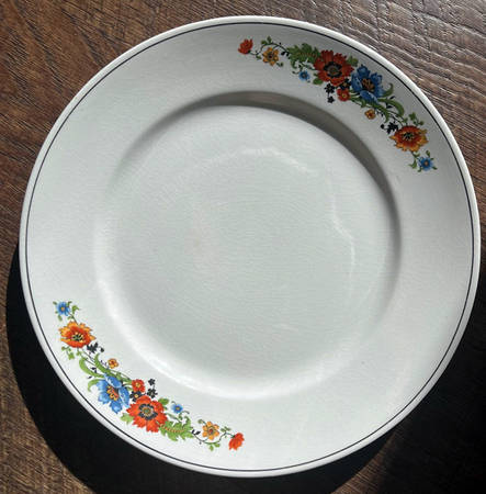 CRP262 by Crown Potteries