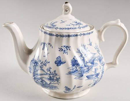 Toile Blue (Scalloped, Gold Trim) by Churchill