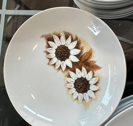 Wild Daisies by Ekco