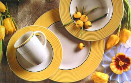Living Circles Yellow by Gibson Designs
