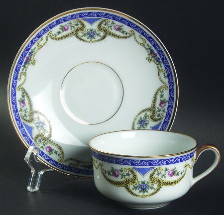 Hutschenreuther HUT253 Flat Cup & Saucer Set