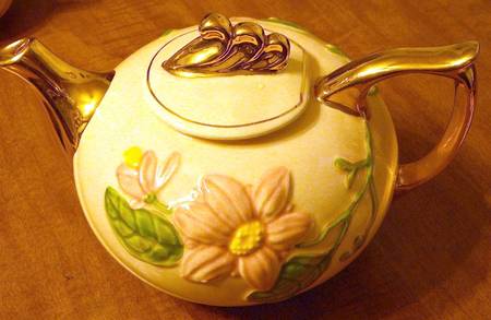 Magnolia Pink Gloss (Gold Trim) by Hull