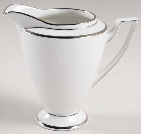 Jaeger White Chantilly Creamer