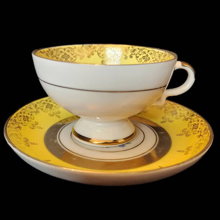 W02128 Yellow by Johann Haviland