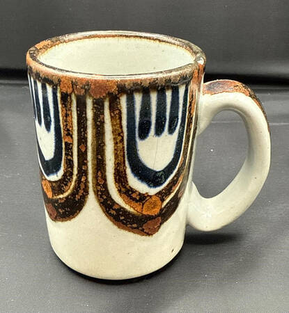 KE12 by Ken Edwards Pottery