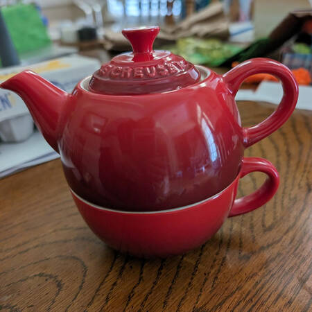 Le Creuset Cerise (Cherry) Individual Teapot & Lid with Cup