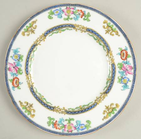 B898 (Scalloped) by Minton