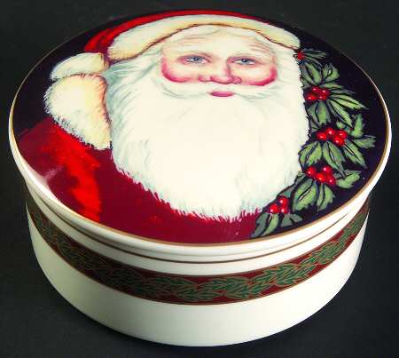 Old Saint Nick by Mikasa