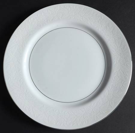 Bridal Wreath by Modern China & Table Institute