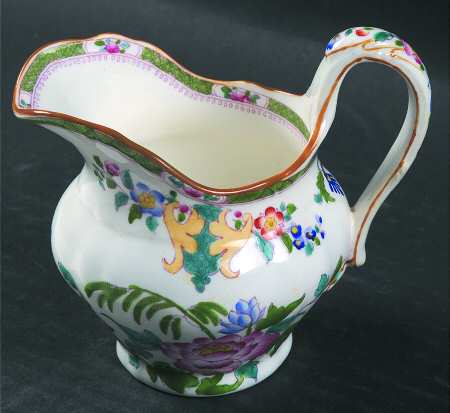 B796 (Scalloped) by Minton