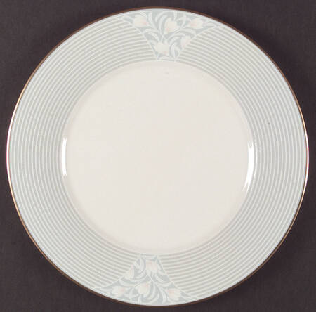 Floral Medallion by Noritake
