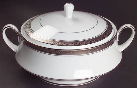 Noritake Crestwood Platinum Round Covered Vegetable