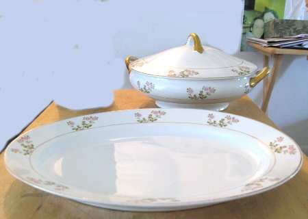 Noritake N1641 Round Covered Vegetable