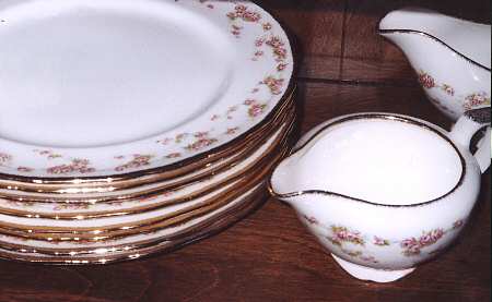 Garland of Roses by Nasco China (USA)