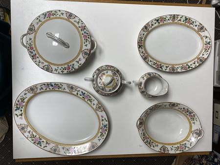 Noritake N2732 Round Covered Vegetable
