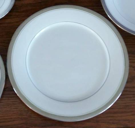 Royal Crest Platinum by Noritake