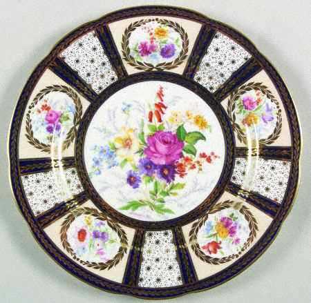 Paragon 8902 (Scalloped) Large Dinner Plate