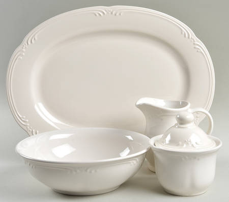 Pfaltzgraff Filigree 5 Piece Hostess Set
