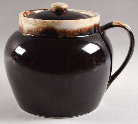 Pfaltzgraff Gourmet Brown Bean Pot & Lid