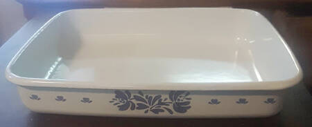 Pfaltzgraff Yorktowne 10" Metal Rectangular Baker