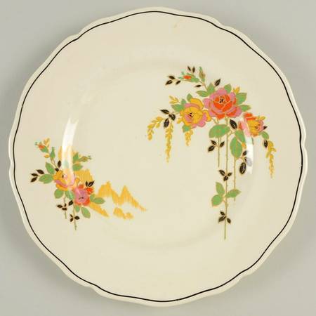 Rosslyn (Roses, Black Trim) by Royal Doulton
