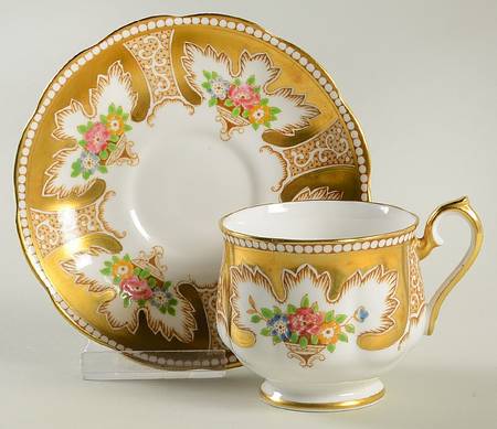 Royalty (Gold, Bone) by Royal Albert