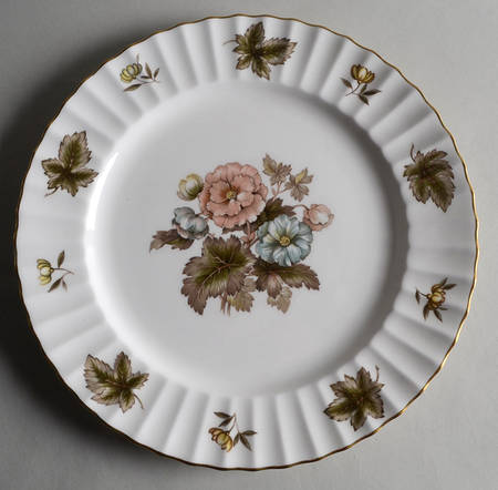 Dorchester (Fluted, Z2818) by Royal Worcester