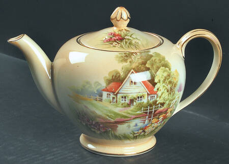 Red Roof Cottage Yellow by Royal Winton