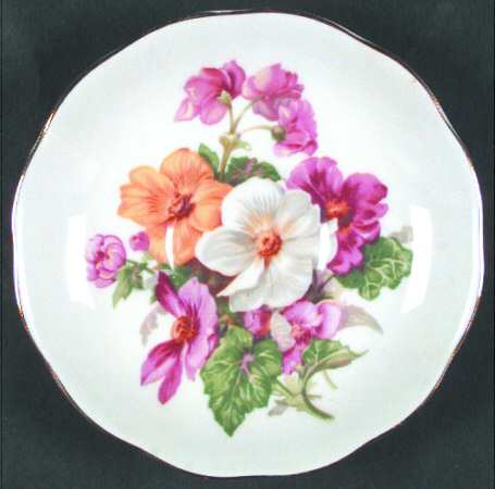 Summer Beauty (Gold Trim) by Roslyn (England)