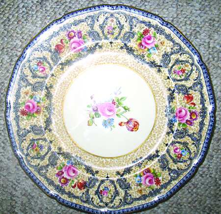 S3835 by Royal Doulton