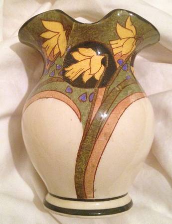 Daffodils by Royal Doulton
