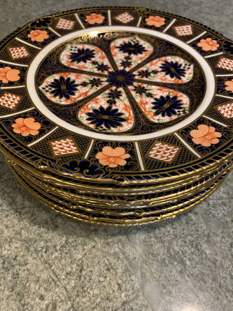 4946 by Royal Crown Derby