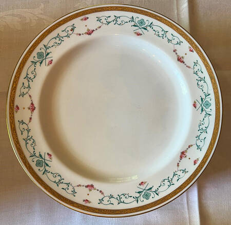 RCD227 by Royal Crown Derby