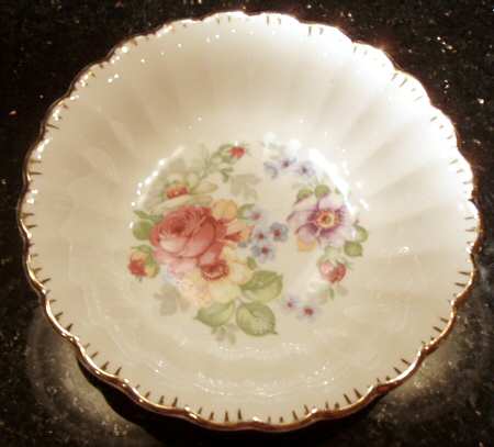 Lamarr by Sebring Pottery