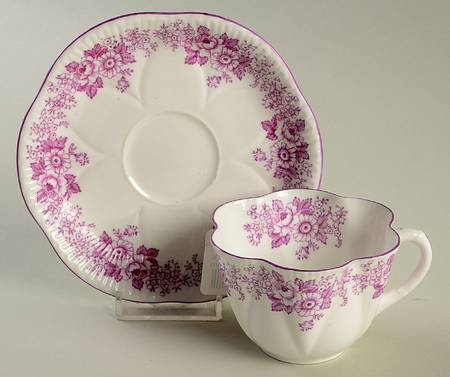 Rose and Daisy Mauve by Shelley
