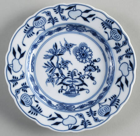 Blue Onion (Scalloped) by Thun