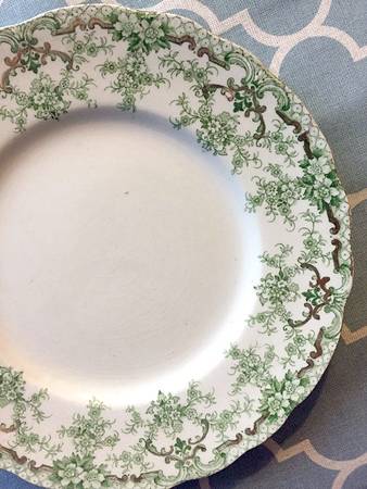 Kings Border Green (Gold Accents) by Upper Hanley
