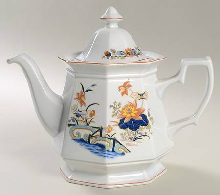 Wedgwood Lotus Teapot & Lid