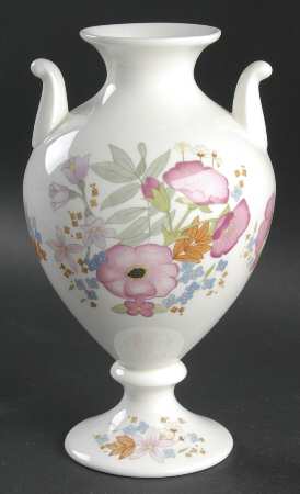 Wedgwood Meadow Sweet (Bone) 8" Vase