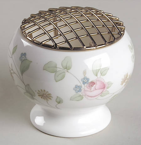 Wedgwood Rosehip 2" Rose Bowl